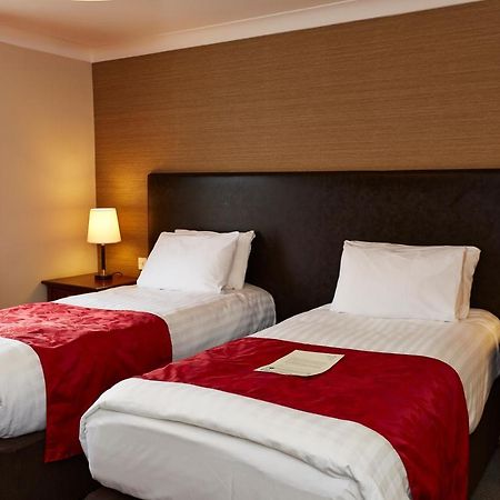 פיירהאם Red Lion Hotel By Greene King Inns מראה חיצוני תמונה